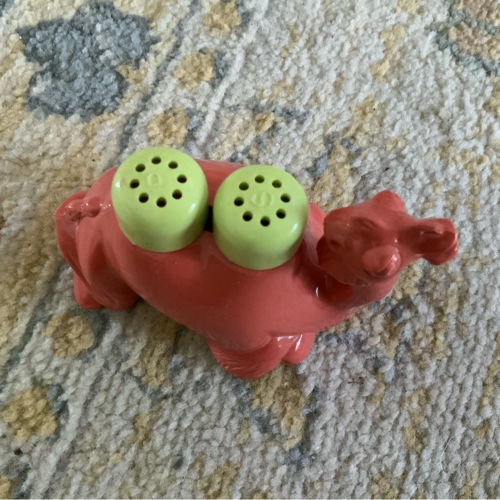 Vintage camel salt and pepper shakers